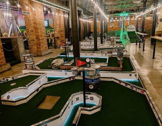 Dine, drink, and play at Seattle's Flatstick Pub. Credit: @flatstickpub
