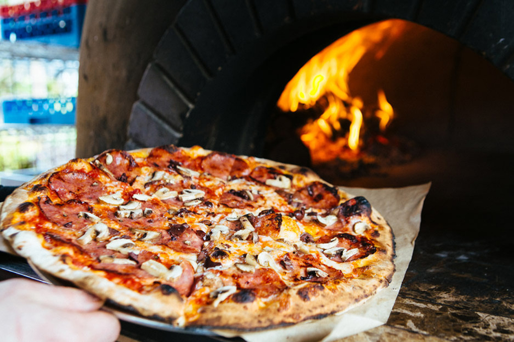 Humble pie offers mouthwatering pizza and outdoor dining in Seattle