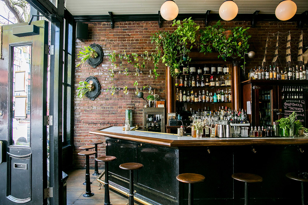 Enjoy outdoor dining in Seattle at Percy's