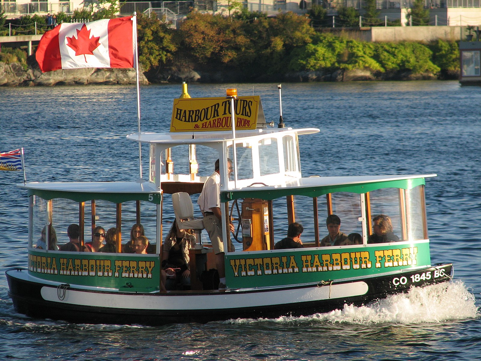 Victoria's most romantic things to do include getting out on the water.